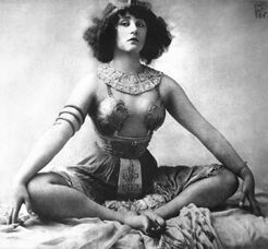 Colette, in costume Colette, in costume