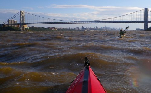 Wind against current in the Hudson River Wind against current in the Hudson River