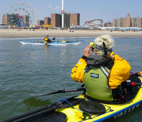 Mutual photography off Coney Island, New York City IMGP0045 cropped