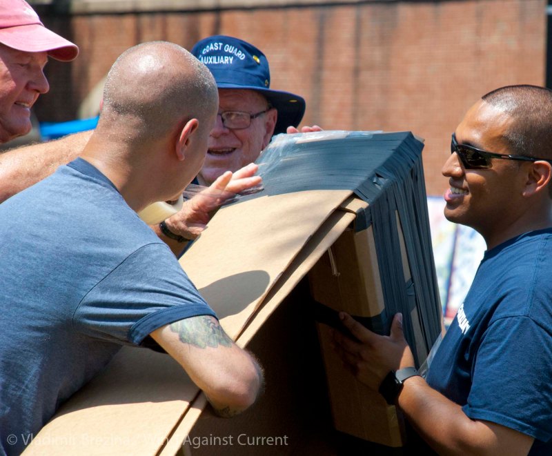 Cardboard-kayak-race-12