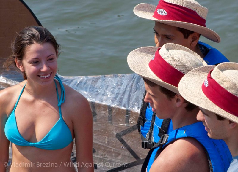 Cardboard-kayak-race-125