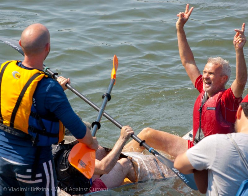 Cardboard-kayak-race-129