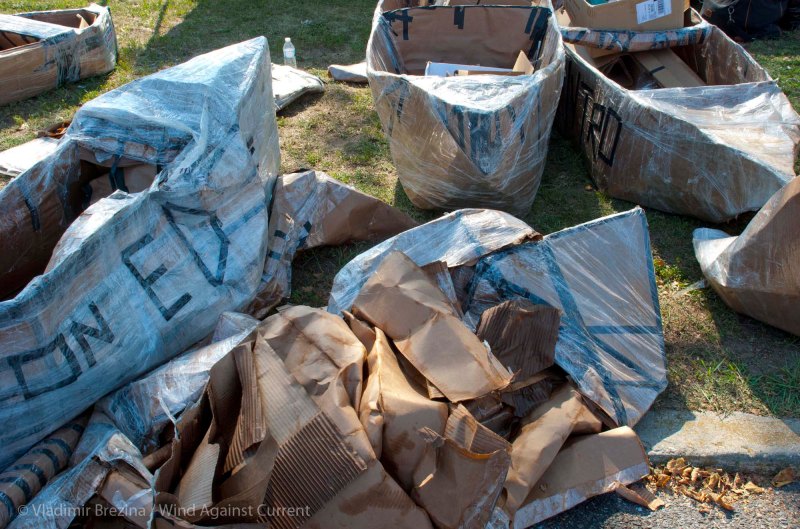 Cardboard-kayak-race-132