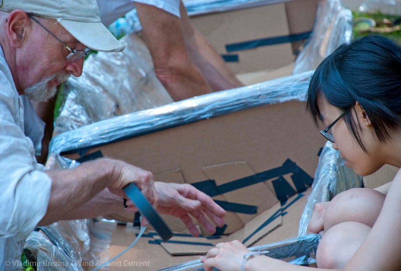 Cardboard-kayak-race-15