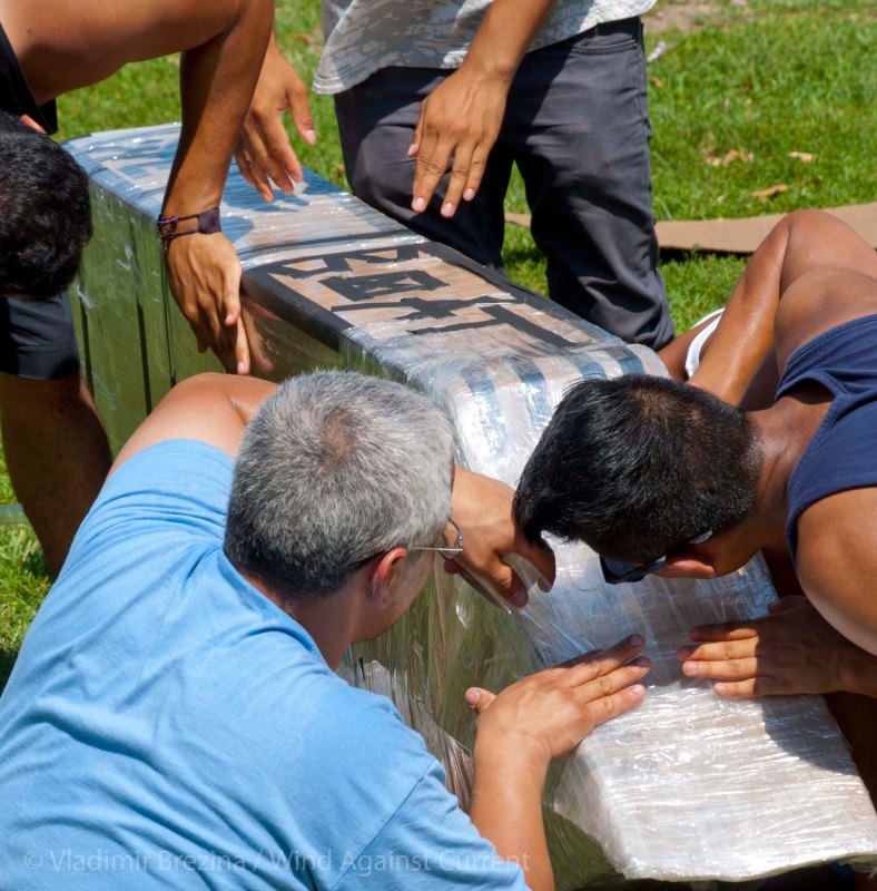 Cardboard-kayak-race-24