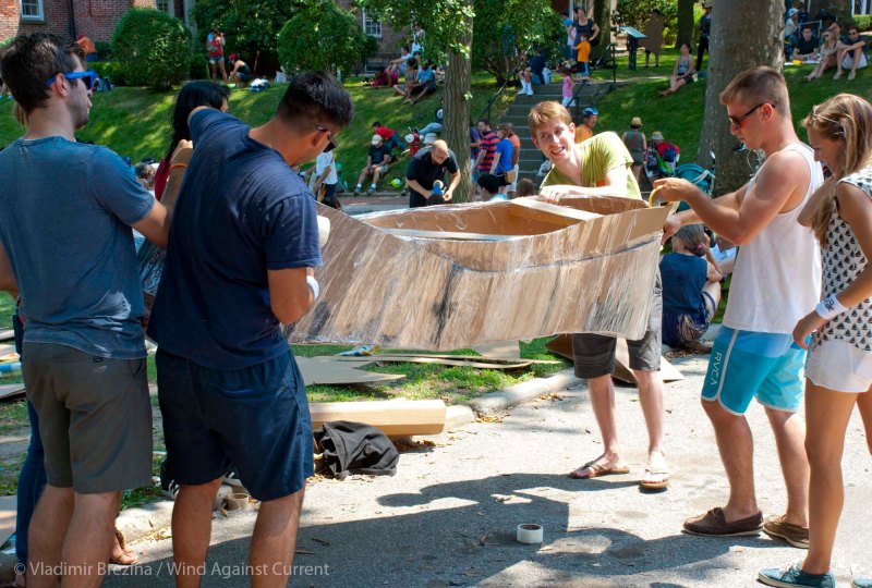 Cardboard-kayak-race-30