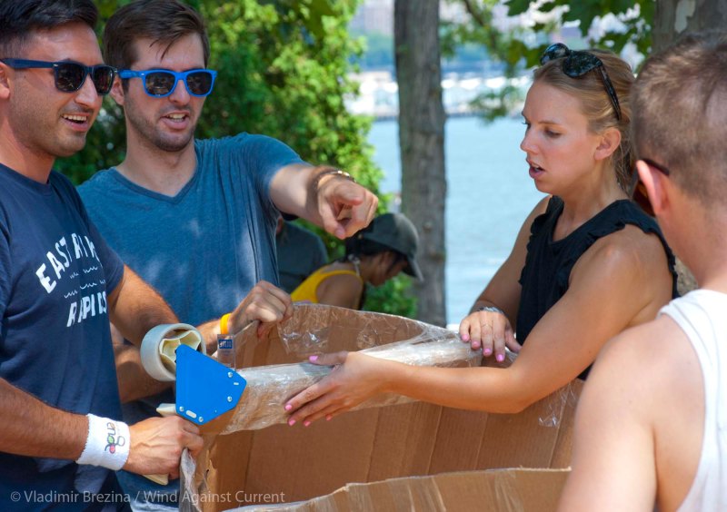 Cardboard-kayak-race-31