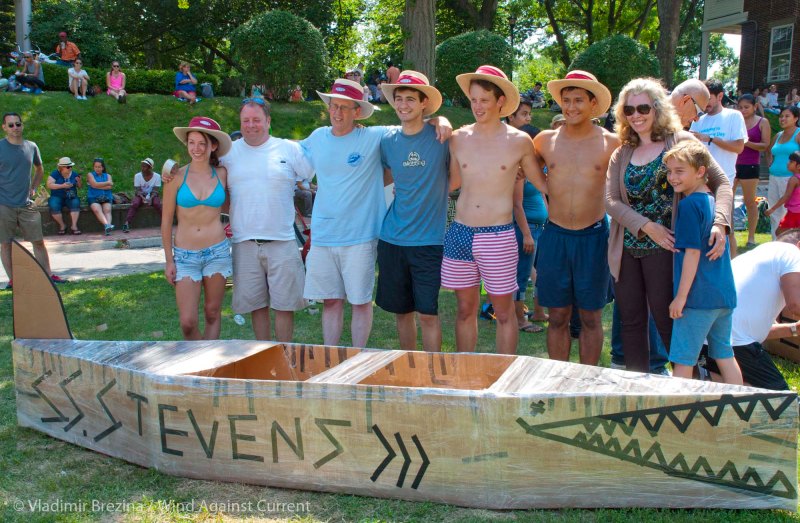 Cardboard-kayak-race-36