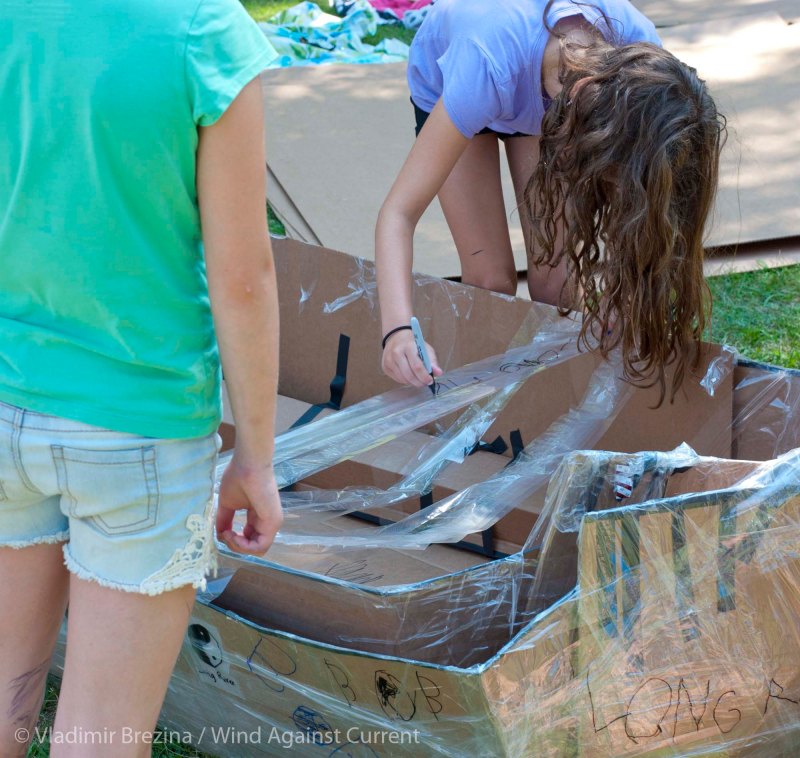 Cardboard-kayak-race-38