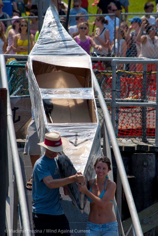 Cardboard-kayak-race-45