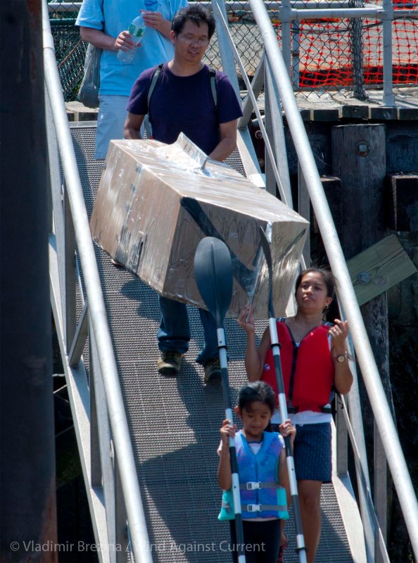 Cardboard-kayak-race-46