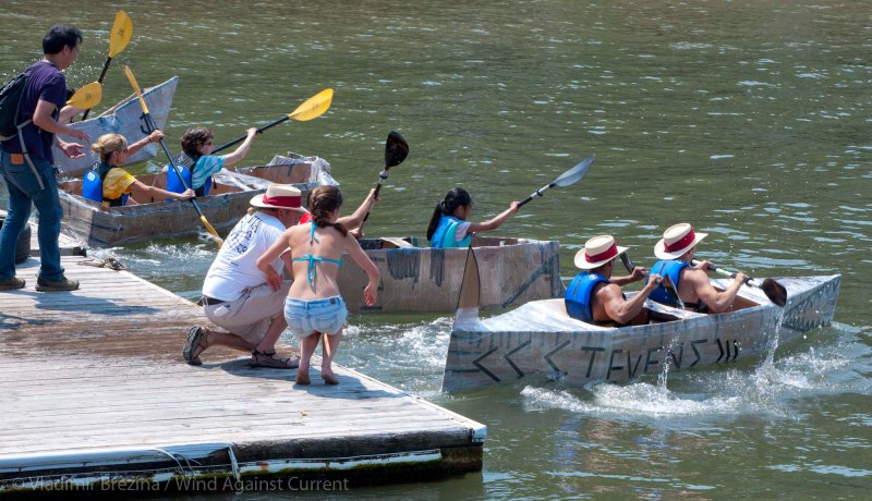 Cardboard-kayak-race-49