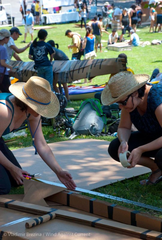 Cardboard-kayak-race-5