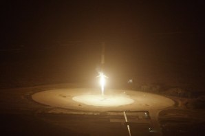 Return of Falcon 9 (photo by SpaceX) Return of Falcon 9